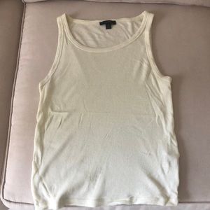 Very light, tissue like tank.